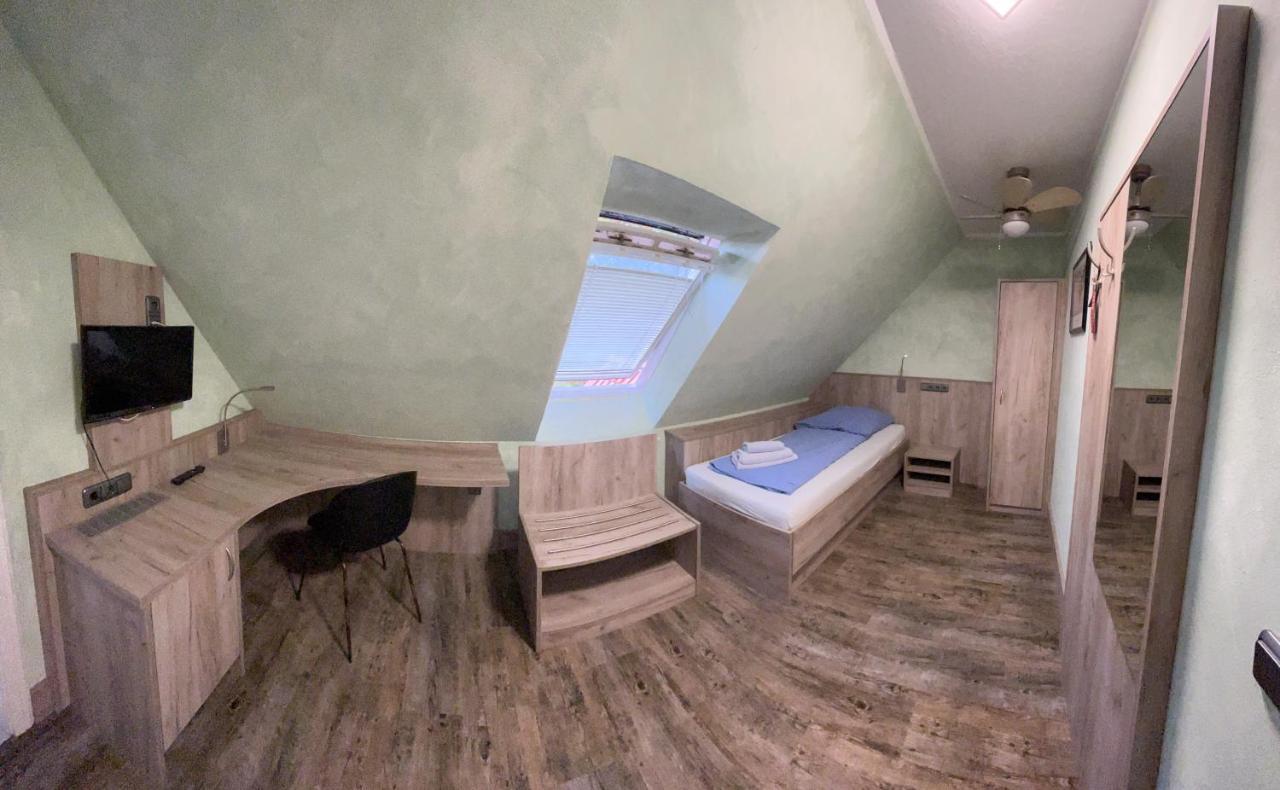 Hotel Mylord ゾルタウ エクステリア 写真