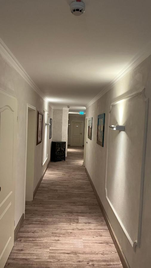 Hotel Mylord ゾルタウ エクステリア 写真