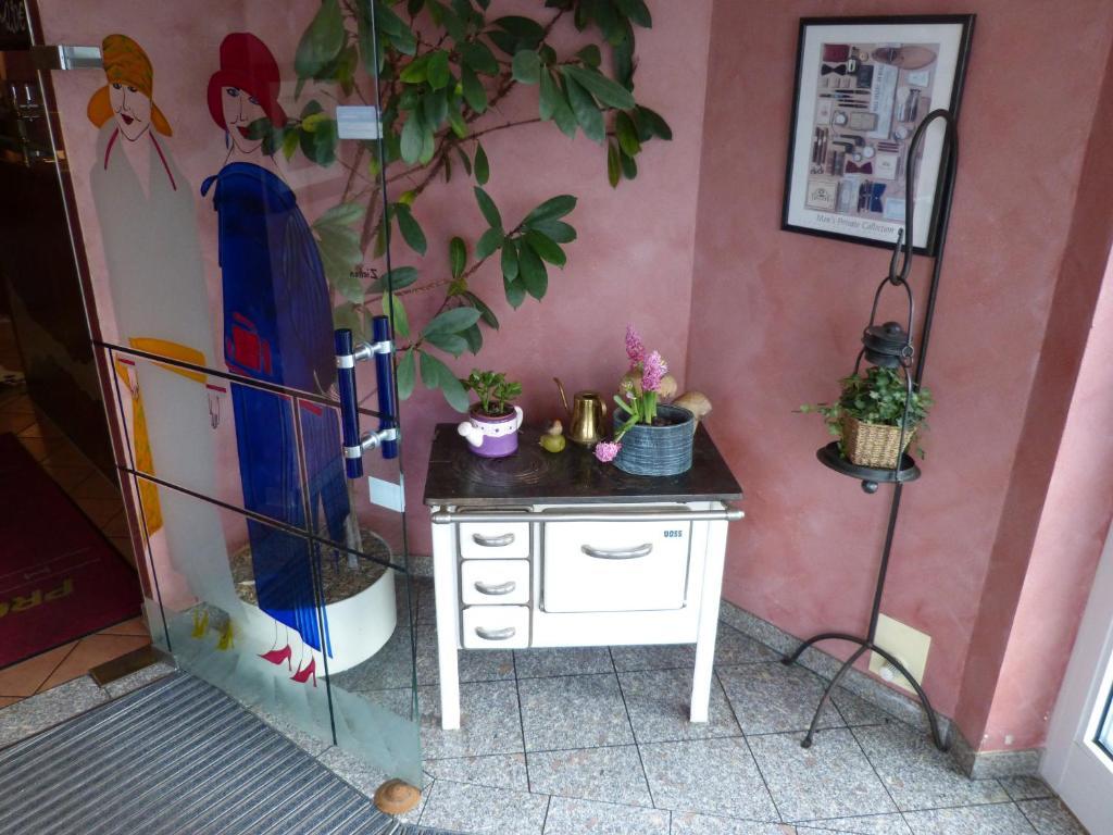 Hotel Mylord ゾルタウ エクステリア 写真